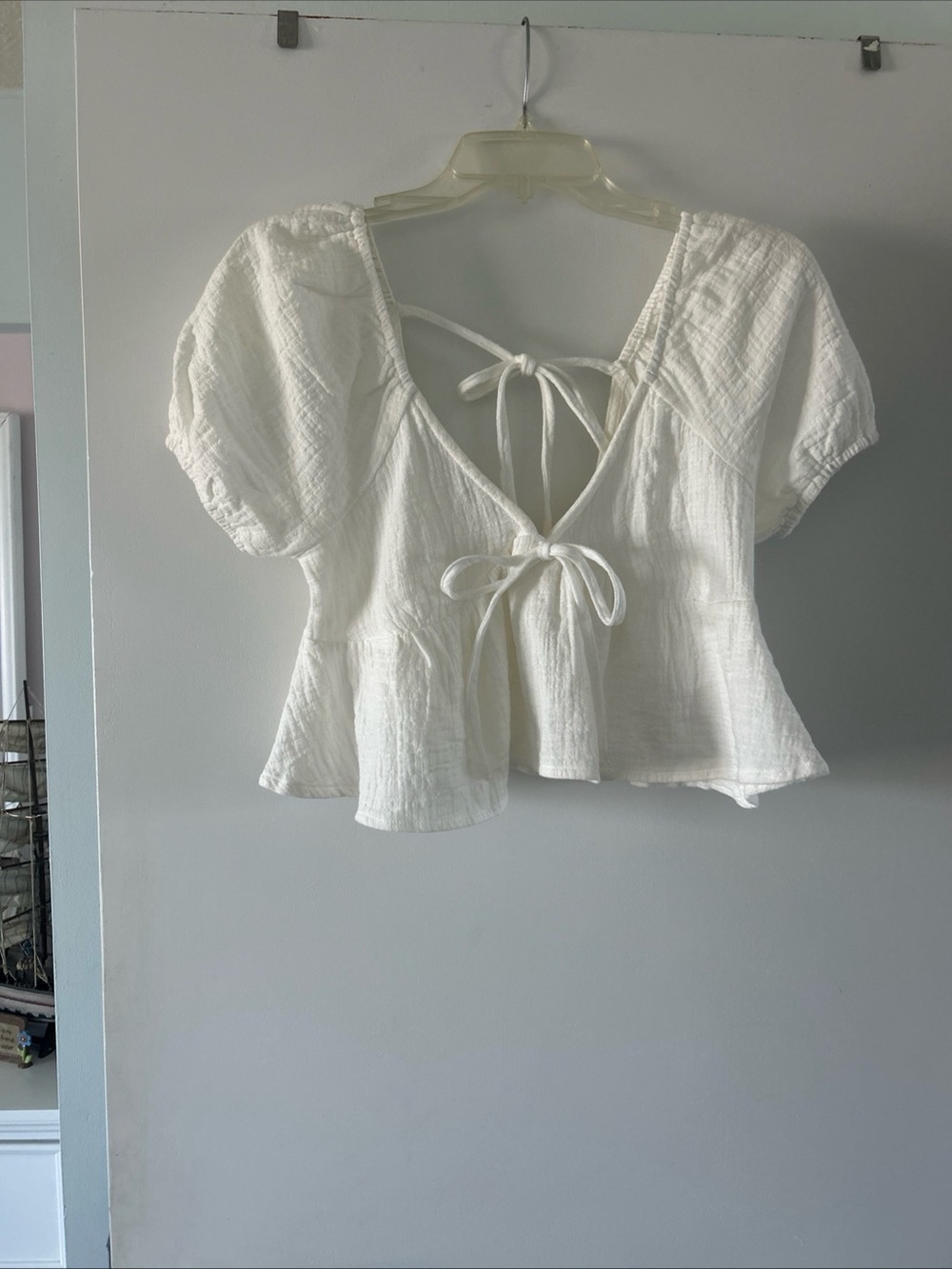 Mi Ami Sexy Tie Front & Back Gauze Semi Crop Puff Sleeve Peplum White Top